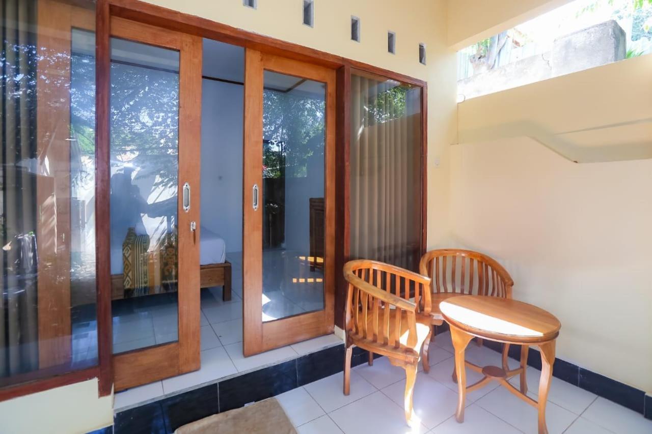 Radika House Apartment Gili Trawangan Luaran gambar